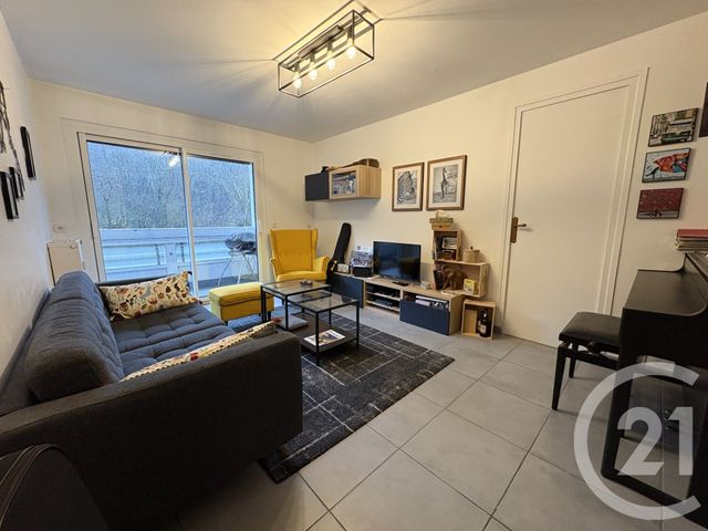 Appartement F3 &agrave; louer - 3 pi&egrave;ces - 63,28 m2 - Ste Foy Les Lyon - 69 - RHONE-ALPES