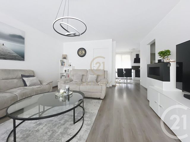 Appartement F3 à vendre - 3 pièces - 77 m2 - Vaulx En Velin - 69 - RHONE-ALPES