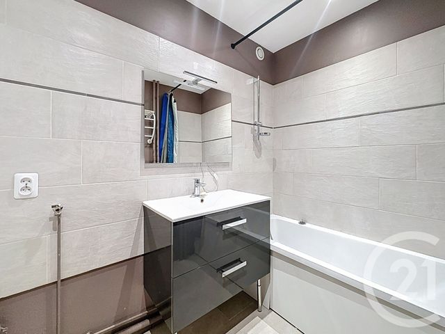 Appartement F3 &agrave; louer - 3 pi&egrave;ces - 79,73 m2 - Lyon - 69008 - RHONE-ALPES