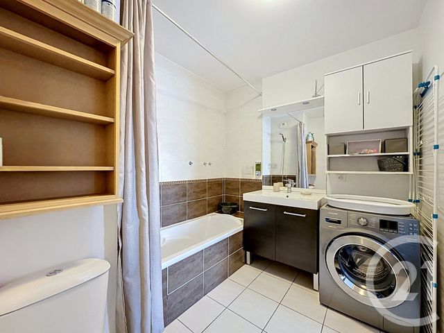 Appartement T2 &agrave; louer - 2 pi&egrave;ces - 37,75 m2 - Bron - 69 - RHONE-ALPES