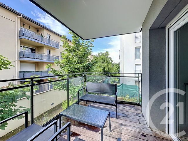 Appartement T3 &agrave; louer - 3 pi&egrave;ces - 65,99 m2 - St Priest - 69 - RHONE-ALPES