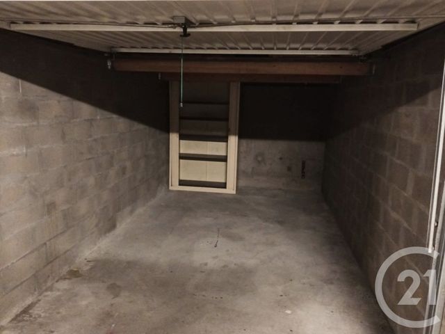 Parking &agrave; louer - 13 m2 - Lyon - 69008 - RHONE-ALPES