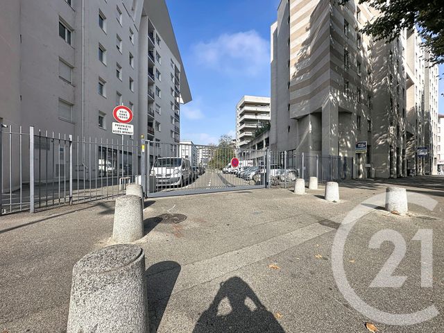 Parking &agrave; vendre - 17 m2 - Lyon - 69008 - RHONE-ALPES