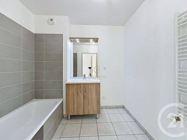 Appartement F3 &agrave; louer - 3 pi&egrave;ces - 55,65 m2 - Venissieux - 69 - RHONE-ALPES