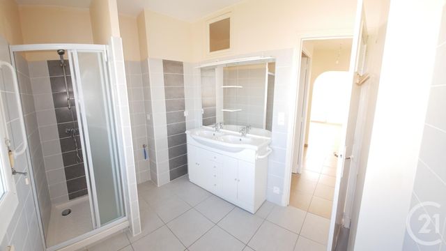 Appartement T3 &agrave; louer - 3 pi&egrave;ces - 82,10 m2 - Tarbes - 65 - MIDI-PYRENEES