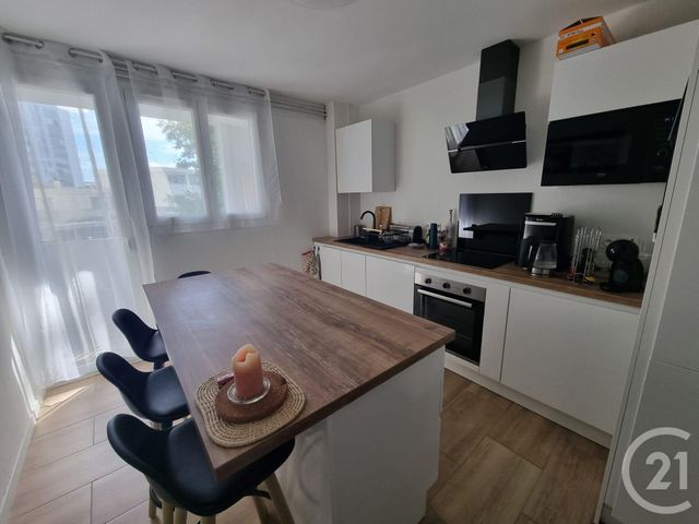 Appartement T3 &agrave; louer - 3 pi&egrave;ces - 75,12 m2 - Tarbes - 65 - MIDI-PYRENEES