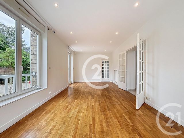 Maison à louer - 8 pièces - 150 m2 - Colombelles - 14 - BASSE-NORMANDIE