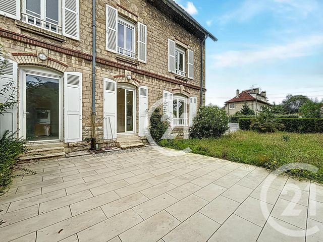 Maison à louer - 8 pièces - 150 m2 - Colombelles - 14 - BASSE-NORMANDIE