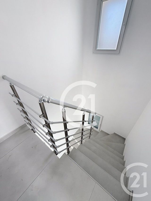 Maison &agrave; louer - 5 pi&egrave;ces - 100 m2 - Escoville - 14 - BASSE-NORMANDIE