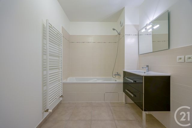 Appartement T3 à vendre - 3 pièces - 63,39 m2 - Chambery - 73 - RHONE-ALPES