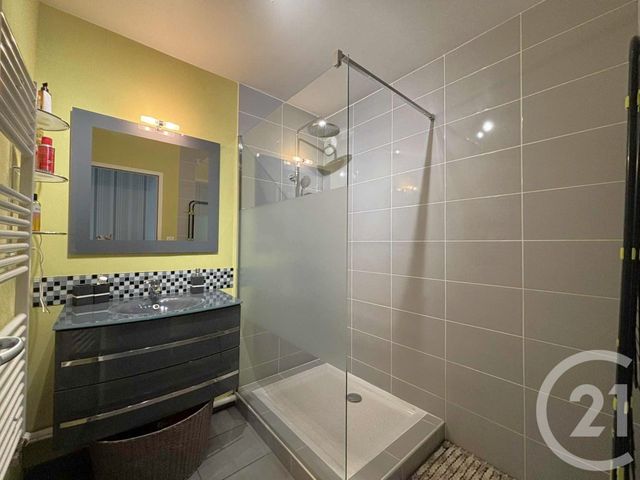 Appartement T3 à vendre - 3 pièces - 67,71 m2 - La Motte Servolex - 73 - RHONE-ALPES