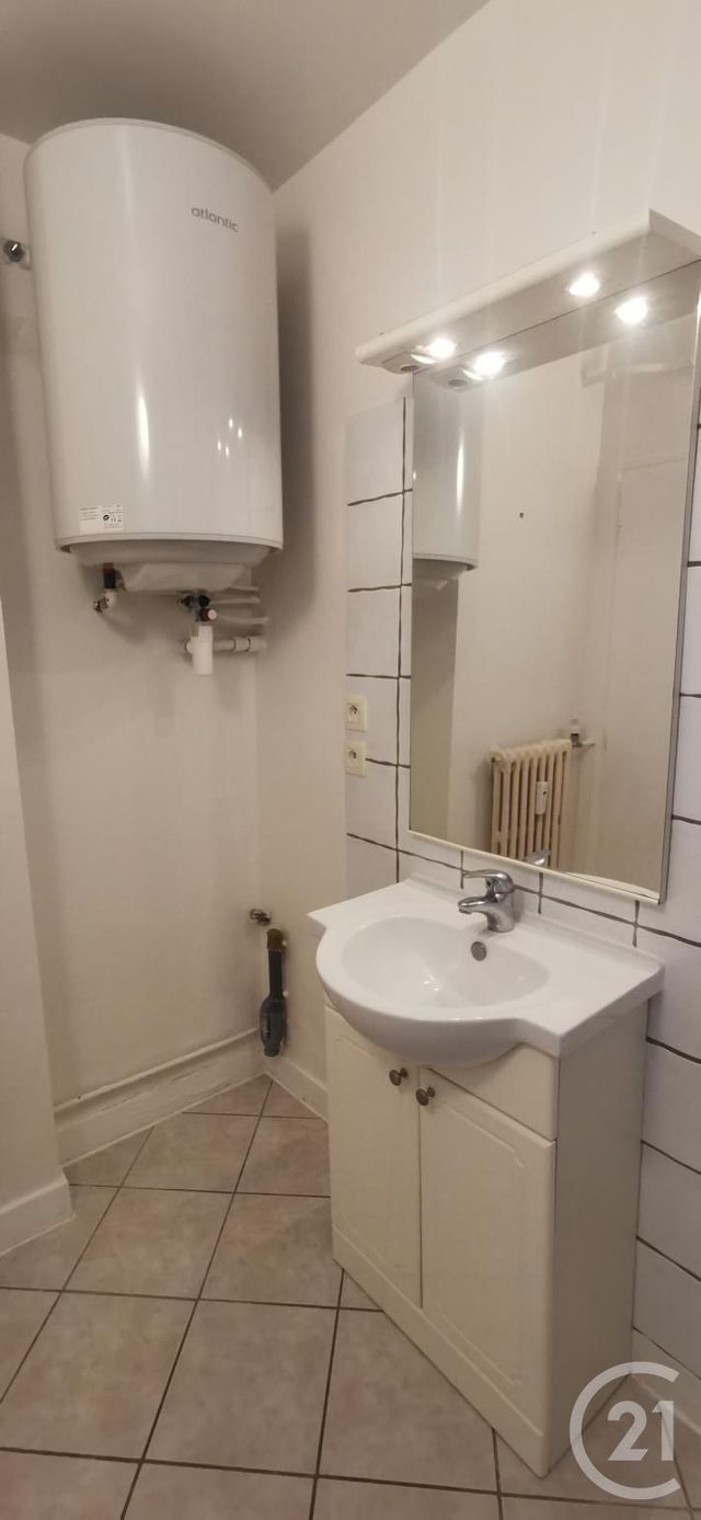 Appartement F3 &agrave; louer - 3 pi&egrave;ces - 60,05 m2 - Chambery - 73 - RHONE-ALPES