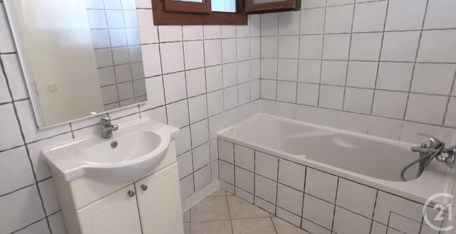 Appartement F3 &agrave; louer - 3 pi&egrave;ces - 60,05 m2 - Chambery - 73 - RHONE-ALPES
