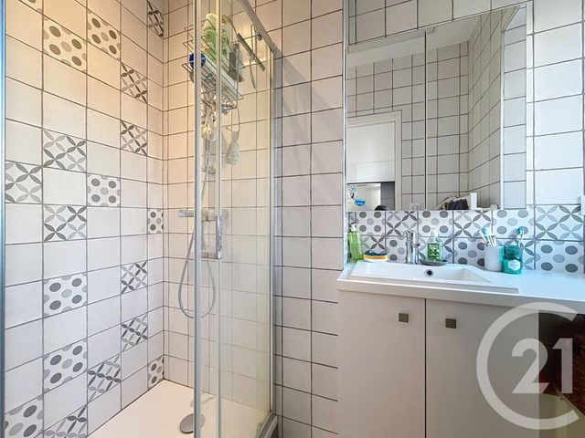 Appartement T3 &agrave; vendre - 3 pi&egrave;ces - 58,68 m2 - Chambery - 73 - RHONE-ALPES