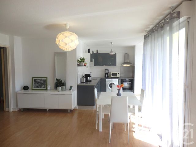Appartement T3 &agrave; louer - 3 pi&egrave;ces - 70,50 m2 - Chambery - 73 - RHONE-ALPES