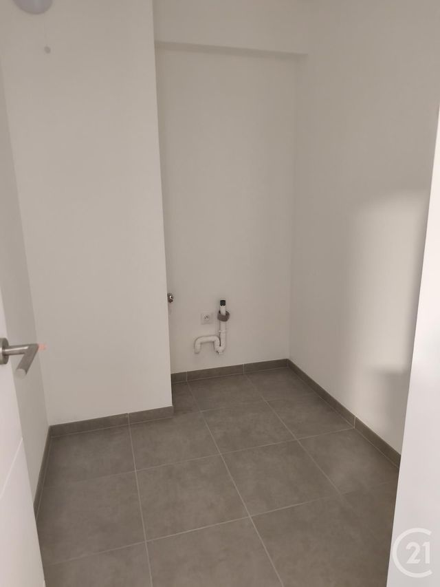 Appartement T2 &agrave; louer - 2 pi&egrave;ces - 46,68 m2 - Chambery - 73 - RHONE-ALPES