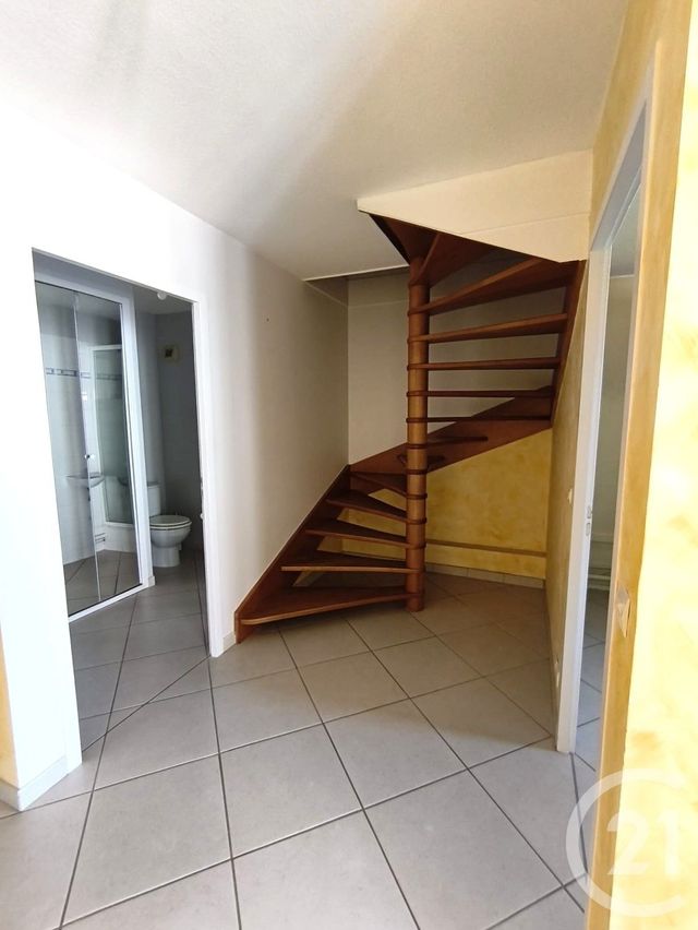 Appartement T3 &agrave; louer - 3 pi&egrave;ces - 93,20 m2 - Chambery - 73 - RHONE-ALPES