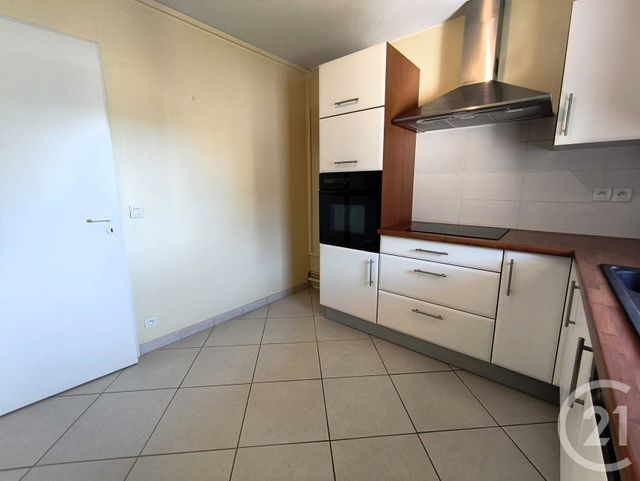Appartement T3 &agrave; louer - 3 pi&egrave;ces - 93,20 m2 - Chambery - 73 - RHONE-ALPES