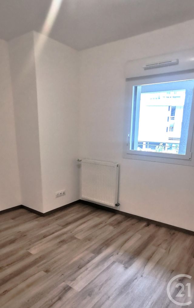 Appartement T2 &agrave; louer - 2 pi&egrave;ces - 42,80 m2 - Chambery - 73 - RHONE-ALPES