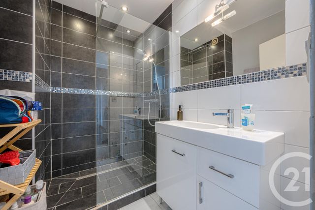 Appartement T5 &agrave; vendre - 5 pi&egrave;ces - 99,16 m2 - Chambery - 73 - RHONE-ALPES