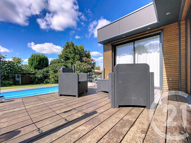 Maison à vendre - 7 pièces - 220 m2 - Tonnay Charente - 17 - POITOU-CHARENTES