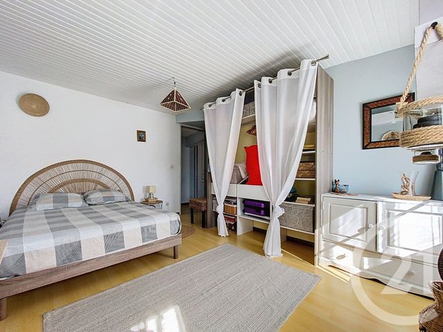 Maison à vendre - 7 pièces - 220 m2 - Tonnay Charente - 17 - POITOU-CHARENTES