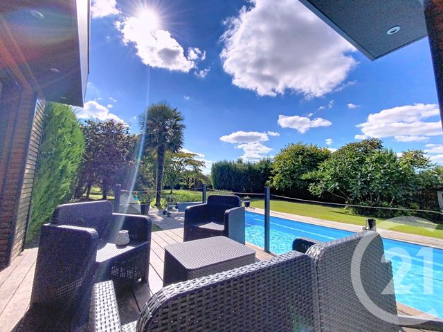 Maison à vendre - 7 pièces - 220 m2 - Tonnay Charente - 17 - POITOU-CHARENTES