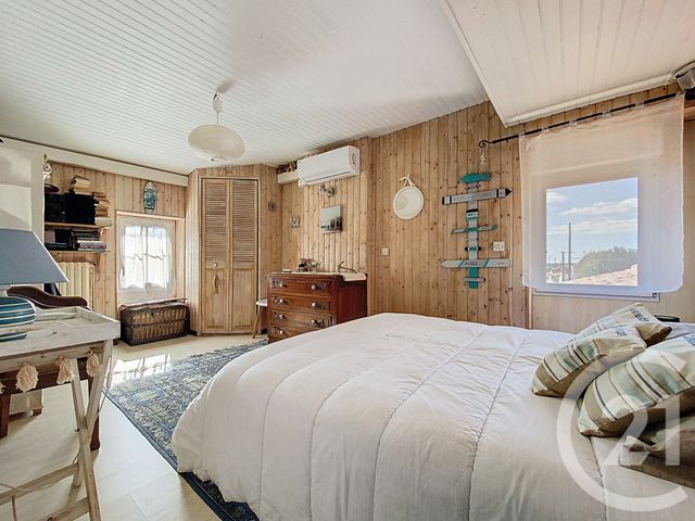 Maison à vendre - 7 pièces - 220 m2 - Tonnay Charente - 17 - POITOU-CHARENTES