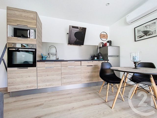 Maison à vendre - 7 pièces - 220 m2 - Tonnay Charente - 17 - POITOU-CHARENTES