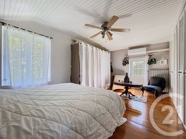 Maison à vendre - 7 pièces - 220 m2 - Tonnay Charente - 17 - POITOU-CHARENTES