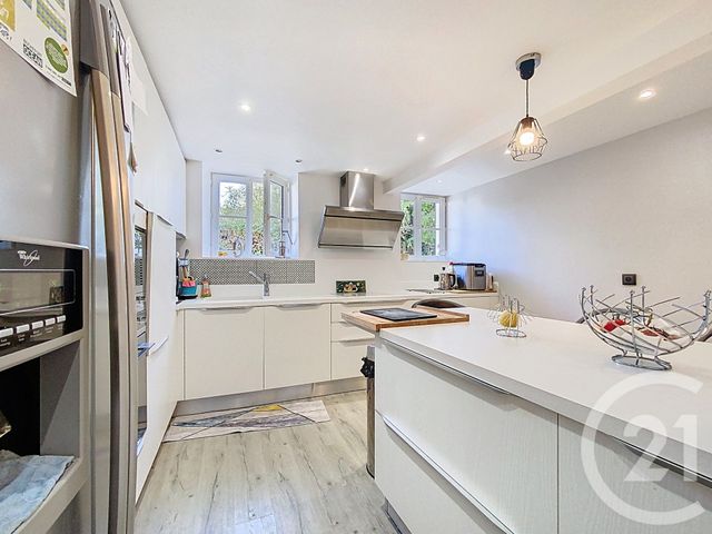 Maison à vendre - 7 pièces - 220 m2 - Tonnay Charente - 17 - POITOU-CHARENTES