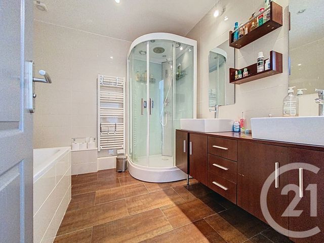 Maison à vendre - 7 pièces - 185,49 m2 - Rochefort - 17 - POITOU-CHARENTES