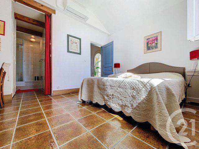 Maison à vendre - 8 pièces - 190 m2 - Tonnay Charente - 17 - POITOU-CHARENTES