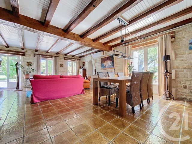 Maison à vendre - 8 pièces - 190 m2 - Tonnay Charente - 17 - POITOU-CHARENTES