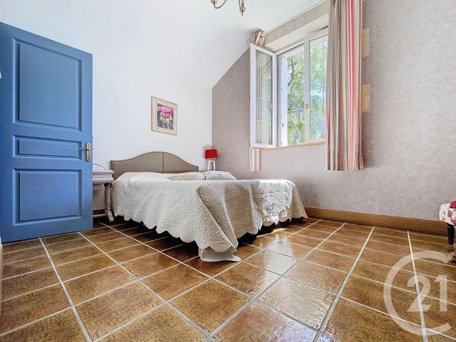 Maison à vendre - 8 pièces - 190 m2 - Tonnay Charente - 17 - POITOU-CHARENTES