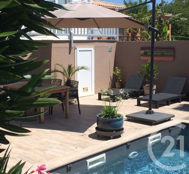 Maison à vendre - 5 pièces - 160 m2 - Tonnay Charente - 17 - POITOU-CHARENTES