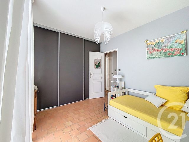 Maison à vendre - 5 pièces - 160 m2 - Tonnay Charente - 17 - POITOU-CHARENTES