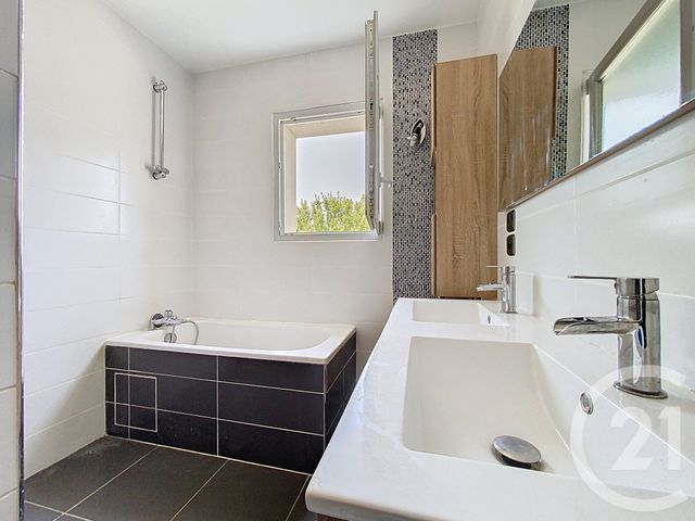 Maison à vendre - 6 pièces - 132 m2 - Echillais - 17 - POITOU-CHARENTES