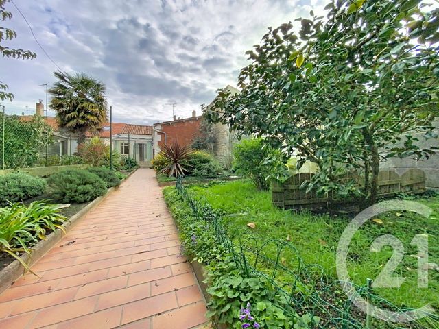 Maison à vendre - 3 pièces - 77,61 m2 - Rochefort - 17 - POITOU-CHARENTES