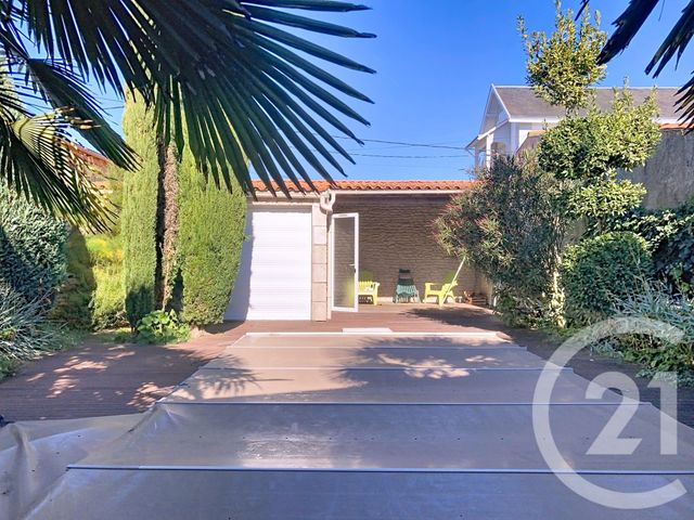 Maison à vendre - 5 pièces - 150 m2 - Rochefort - 17 - POITOU-CHARENTES