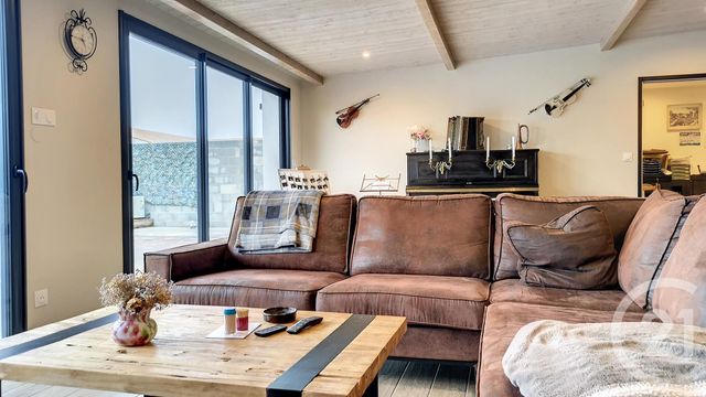 Maison à vendre - 8 pièces - 194 m2 - Tonnay Charente - 17 - POITOU-CHARENTES