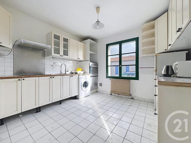 Maison à vendre - 9 pièces - 184,83 m2 - Rochefort - 17 - POITOU-CHARENTES