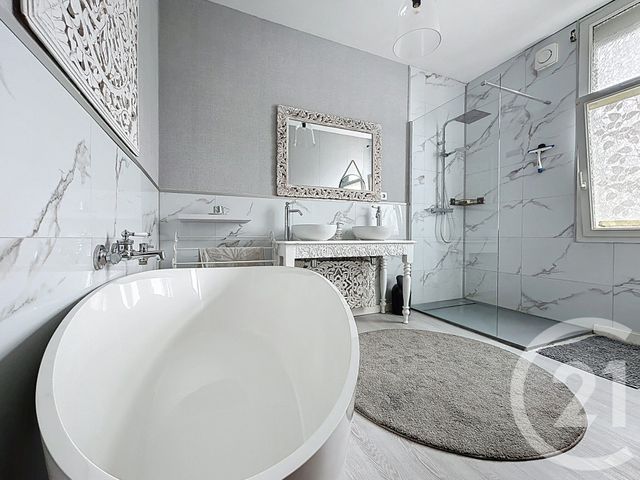 Maison à louer - 4 pièces - 102,40 m2 - Rochefort - 17 - POITOU-CHARENTES