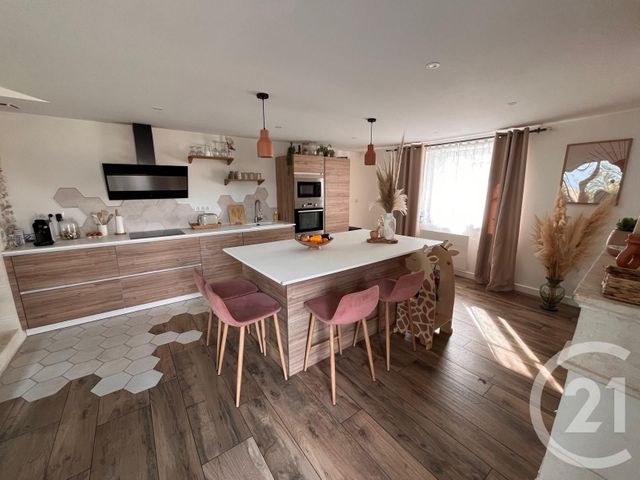 Maison à vendre - 6 pièces - 200 m2 - Breuil Magne - 17 - POITOU-CHARENTES