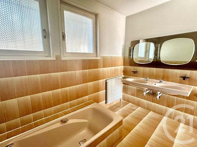 Maison à vendre - 6 pièces - 191,09 m2 - St Priest En Jarez - 42 - RHONE-ALPES