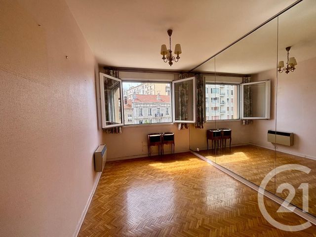 Appartement F5 à vendre - 5 pièces - 99,76 m2 - St Etienne - 42 - RHONE-ALPES