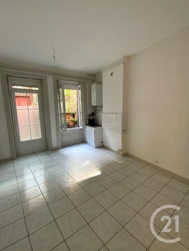 Appartement F2 &agrave; louer - 2 pi&egrave;ces - 46,40 m2 - St Etienne - 42 - RHONE-ALPES