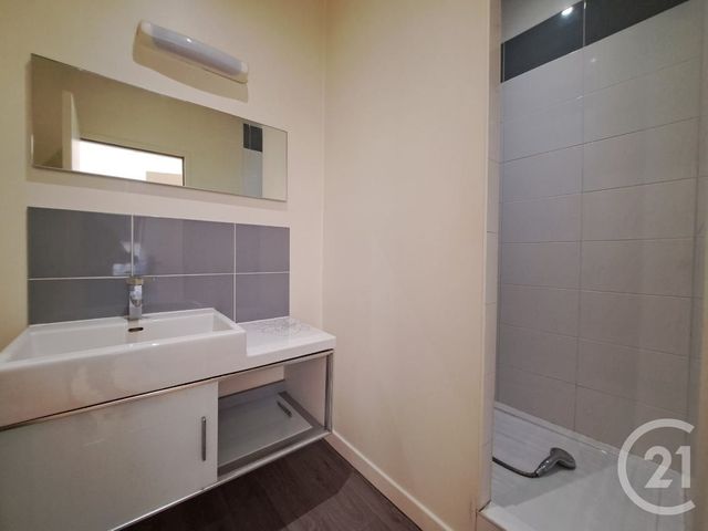 Appartement T2 &agrave; louer - 2 pi&egrave;ces - 36,07 m2 - St Etienne - 42 - RHONE-ALPES