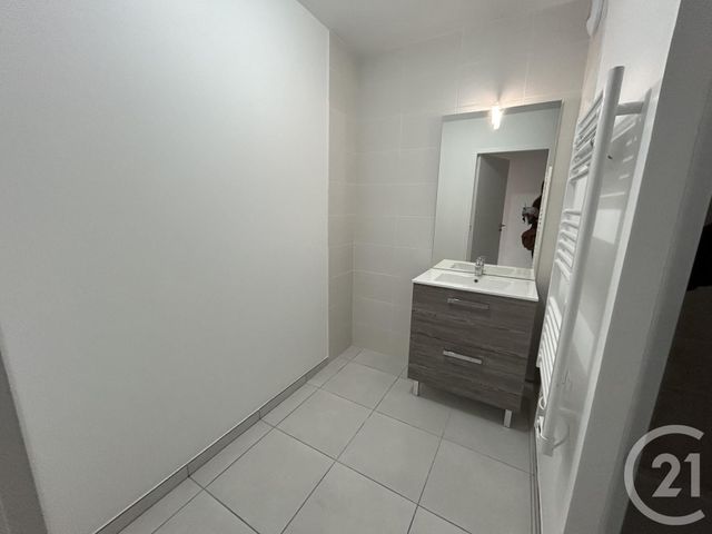 Appartement T3 à louer - 4 pièces - 89,45 m2 - Montrond Les Bains - 42 - RHONE-ALPES