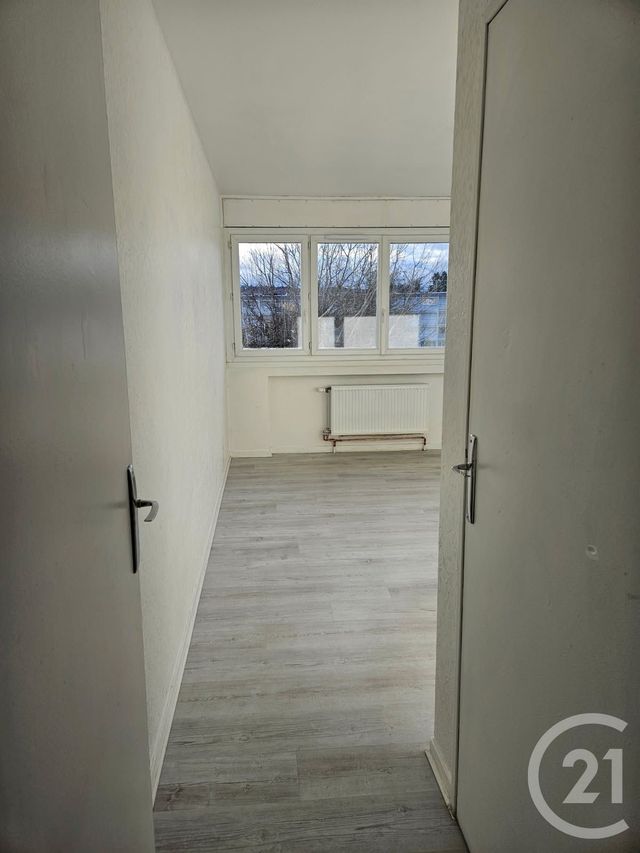 Appartement F3 à louer - 3 pièces - 65 m2 - Villars - 42 - RHONE-ALPES